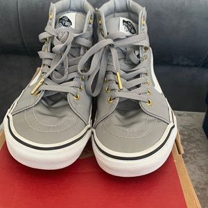 VANS Woman Size 8 Brand New (Only Tried On)